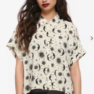 Hot topic Celestial Oversized Crop top